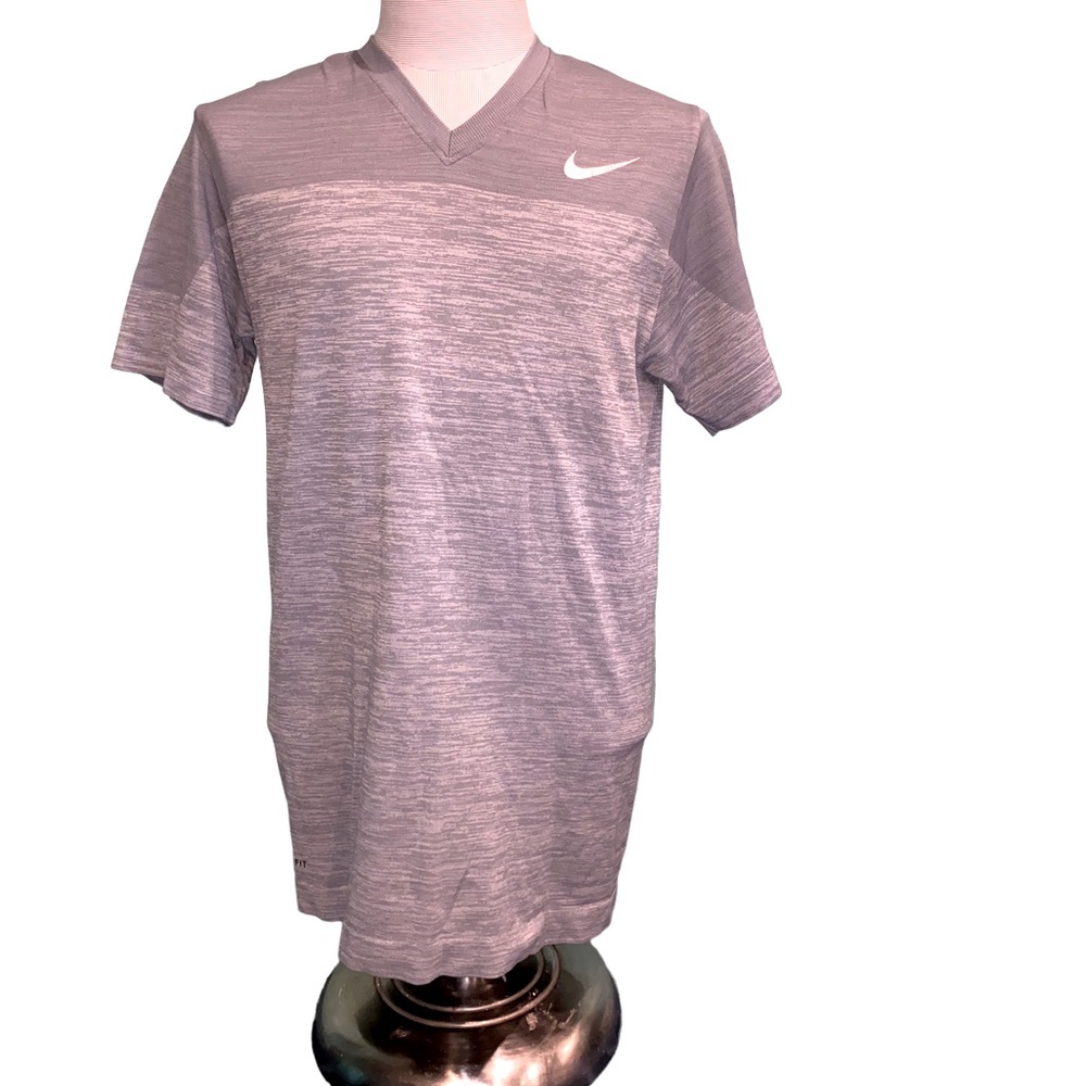 Nike Dri-Fit t-shirt. Large. Excellent condition.